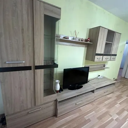 2 Bedroom Apt, Near Subway Sofía