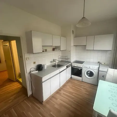 Apartament 2 Bedroom Apt, Near Subway